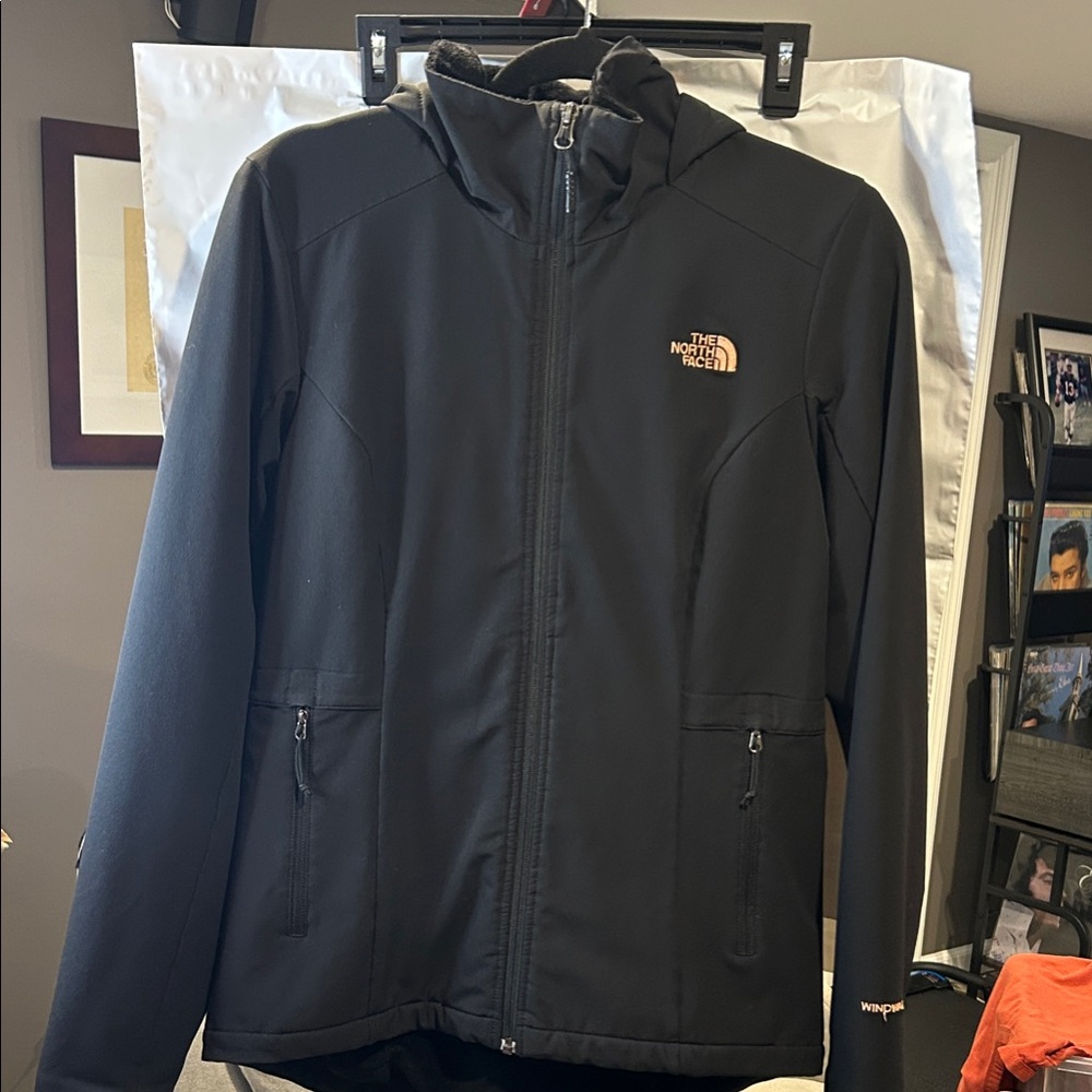 The North Face Women’s Windwall Black Hooded Softshell Jacket Gold logo - Picture 1 of 13